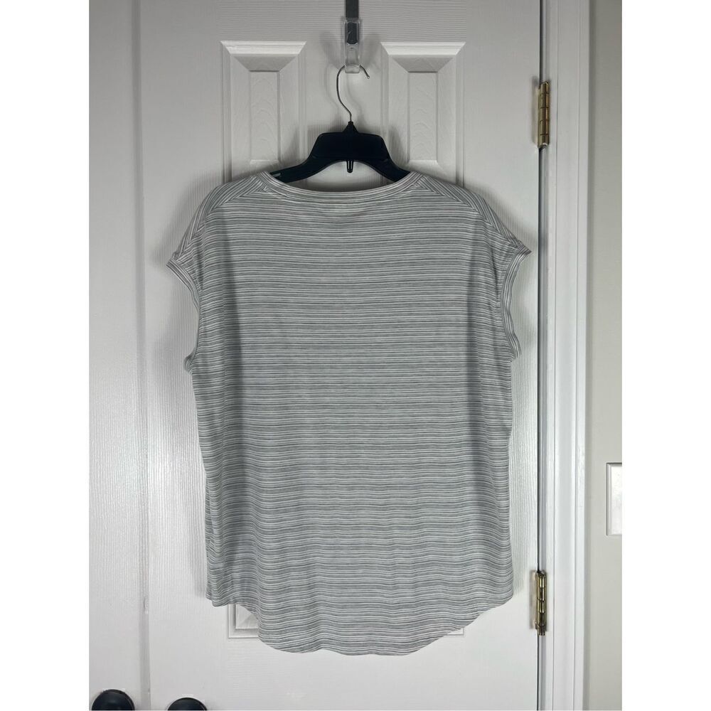Athleta Womens Grey White Cloudlight Stratus Striped Tee Size L - Picture 3 of 3